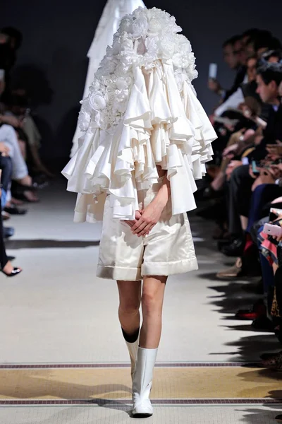 Look 32